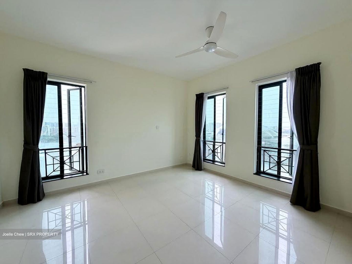 Pebble Bay (D15), Condominium #638269791